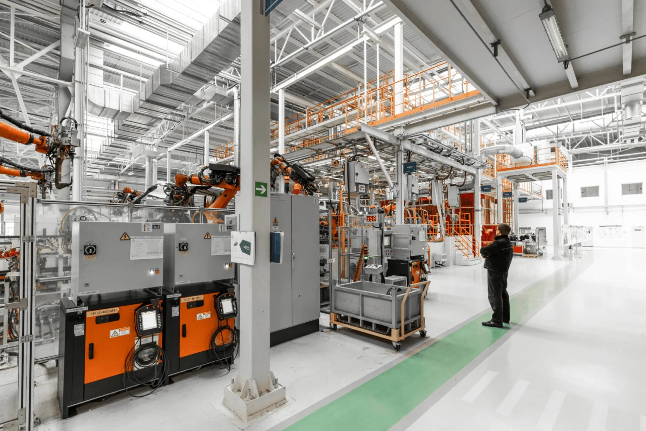 Skilled Labourer in advance factory